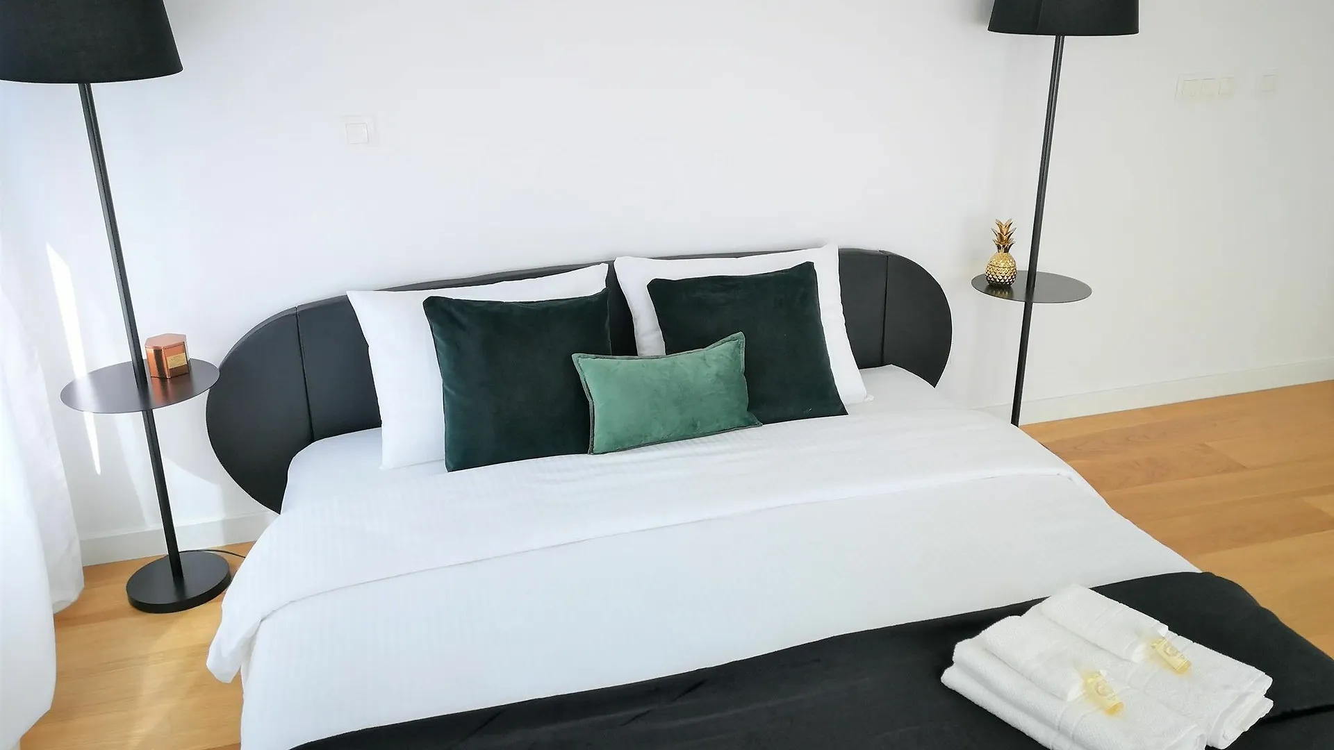 Industrial Lisbon Apartment (Adults Only) 3*,